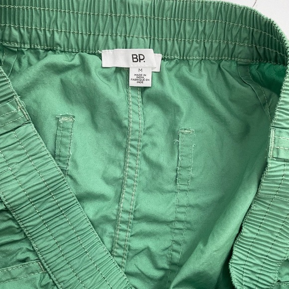 BP Green Utility Cargo Shorts NWT Size M - Picture 4 of 7